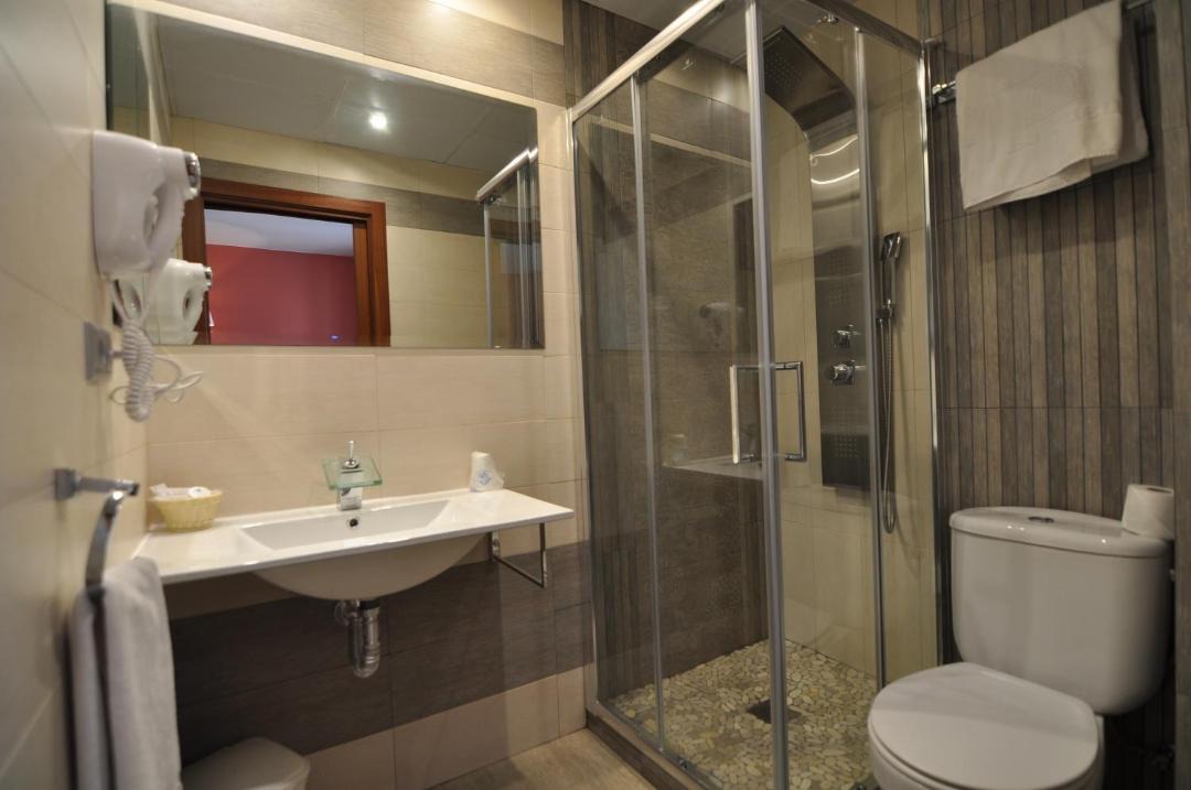 Photo of Bathroom in San Francisco-Ribera