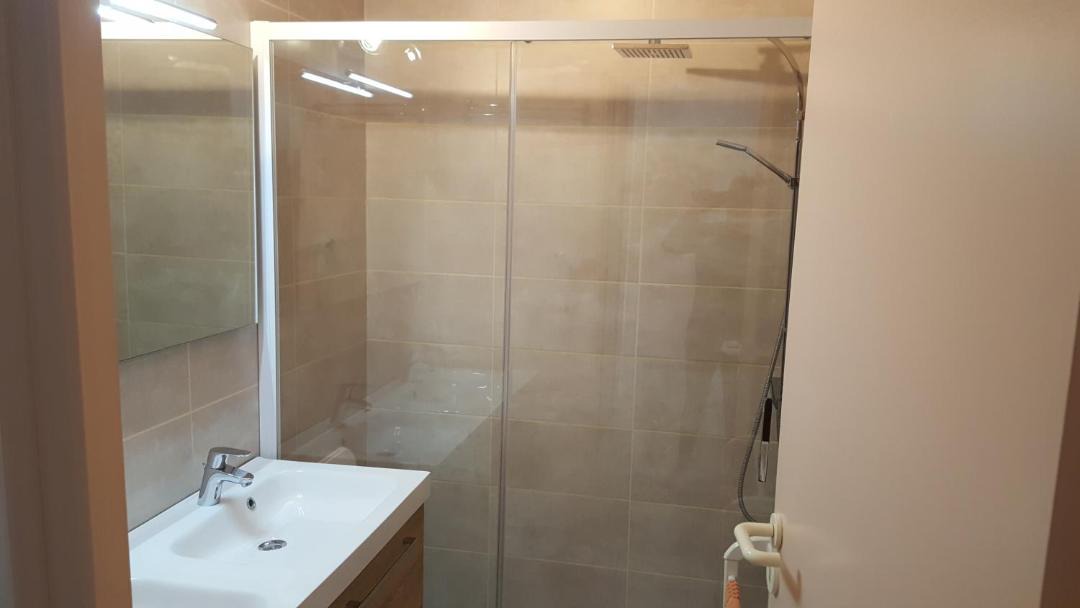 Photo of Bathroom in Nyons