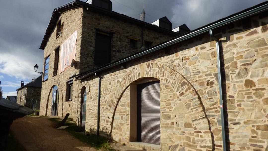 Photo of Buildings in Foncebadon