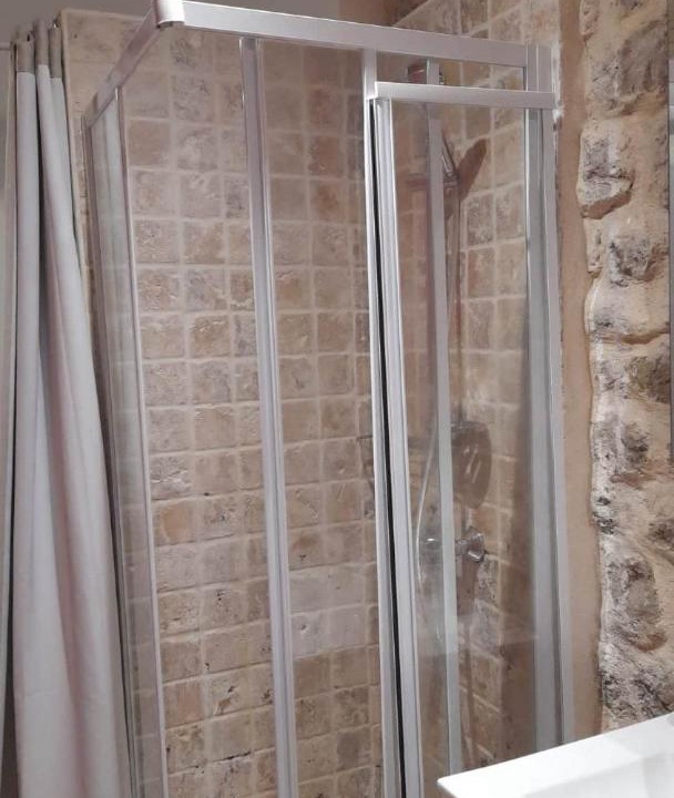 Photo of Bathroom in Avignon City Centre