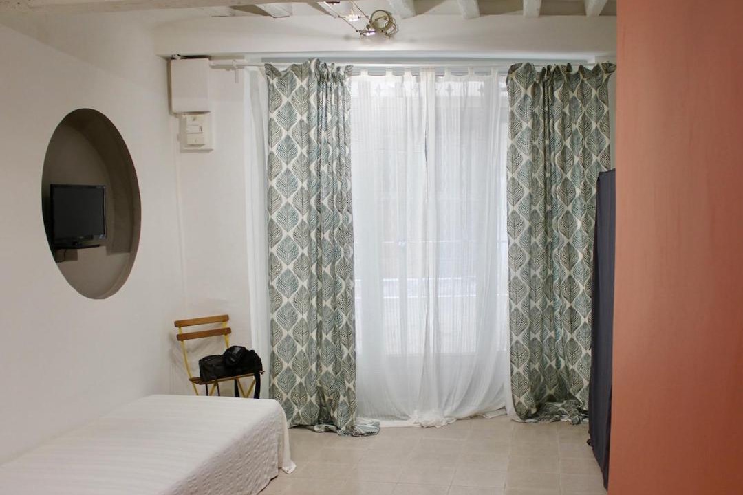 Photo of Bedroom in Avignon City Centre