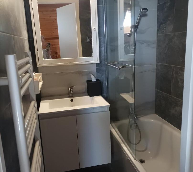 Photo of Bathroom in Hotonnes