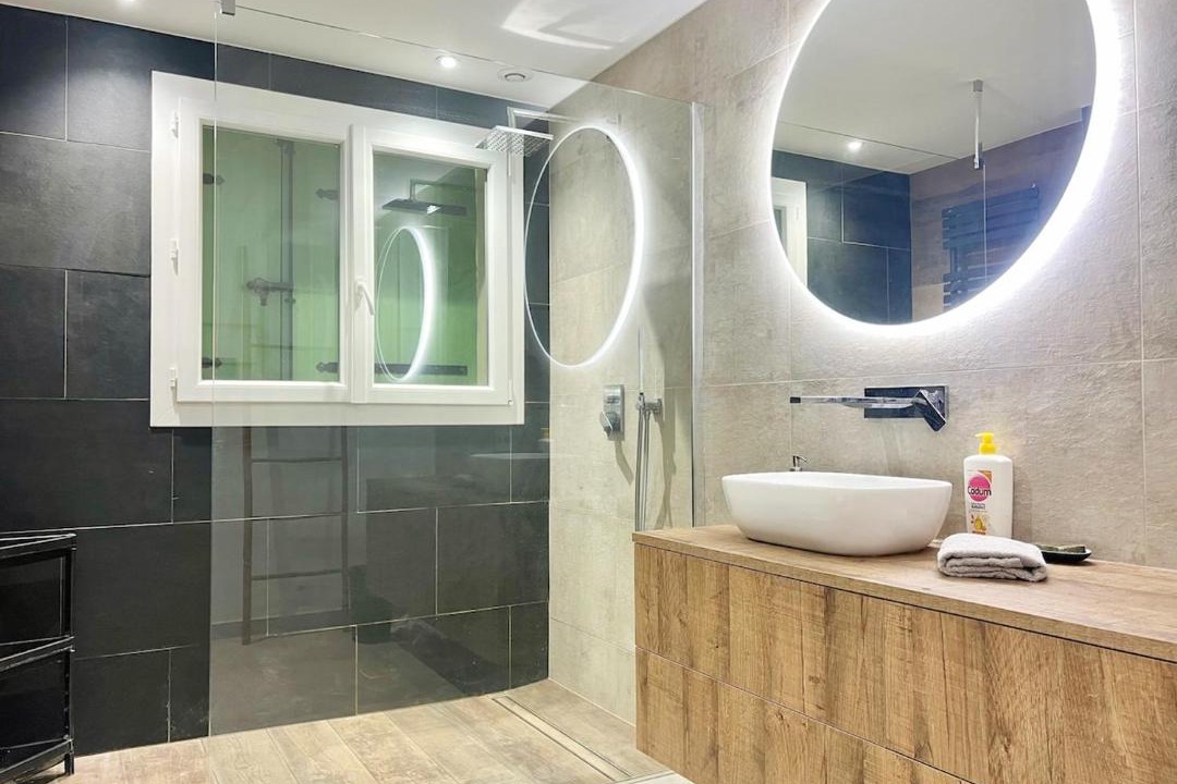 Photo of Bathroom in Cornillon-Confoux