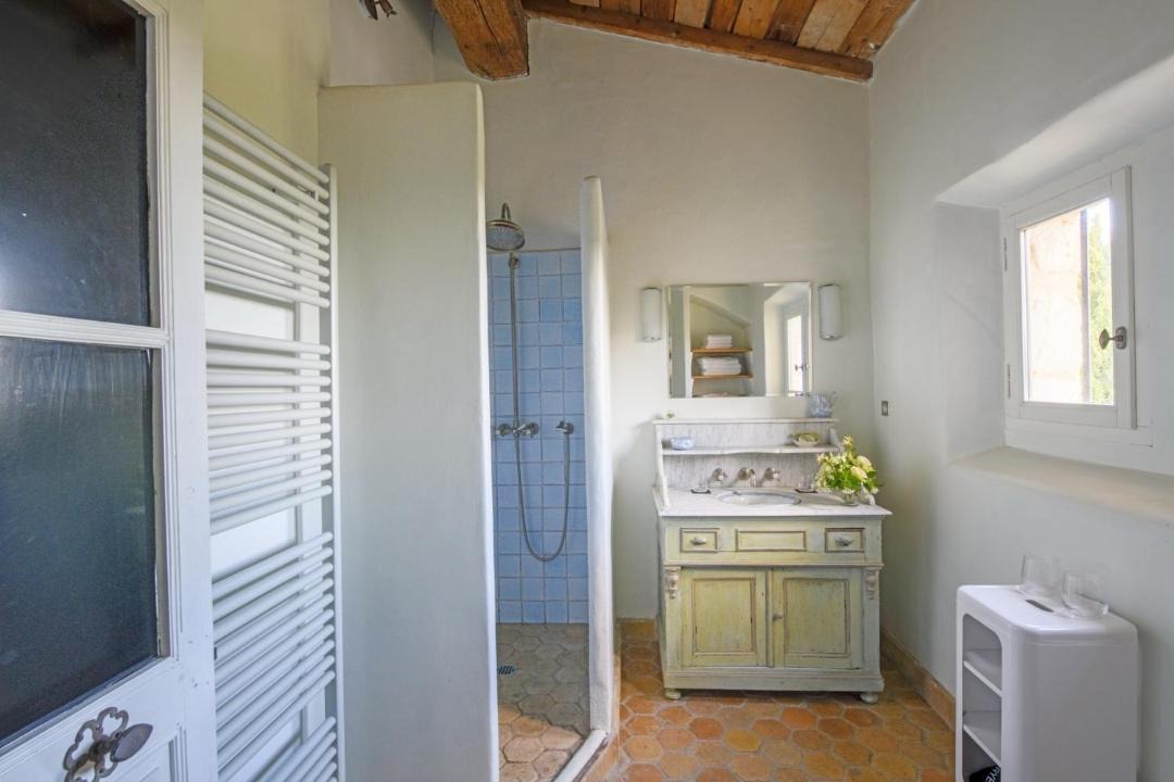 Photo of Bathroom in Paradou