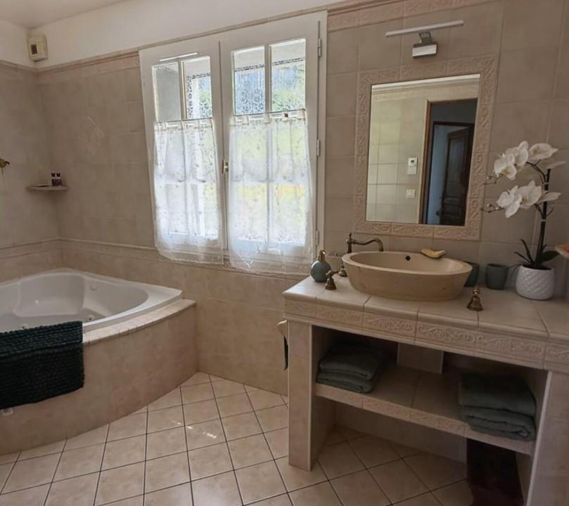Photo of Bathroom in Bilieu