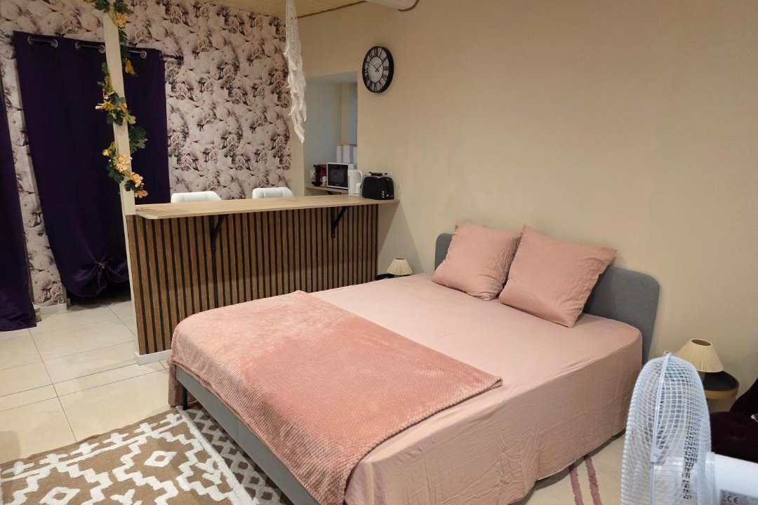 Photo of Bedroom in Ledenon