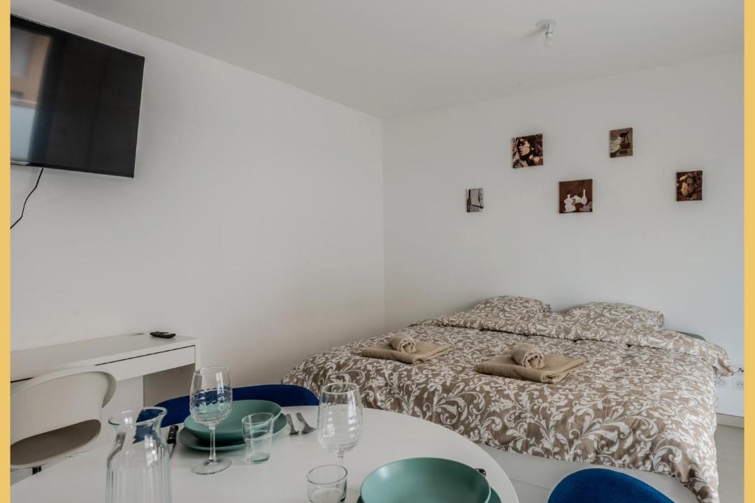 Photo of Bedroom in Ferney-Voltaire