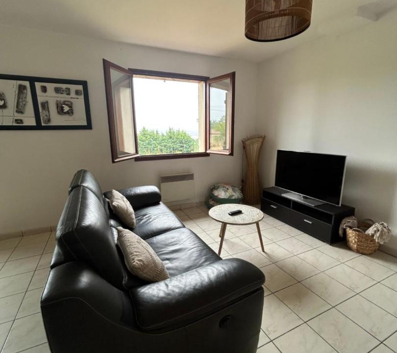 Photo of Livingroom in Azerat