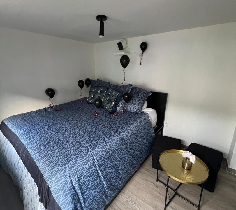 Photo of Bedroom in Lens