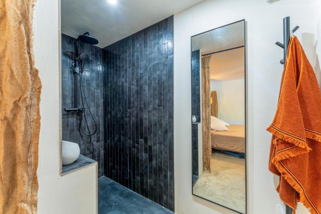 Photo of Bathroom in Villedieu