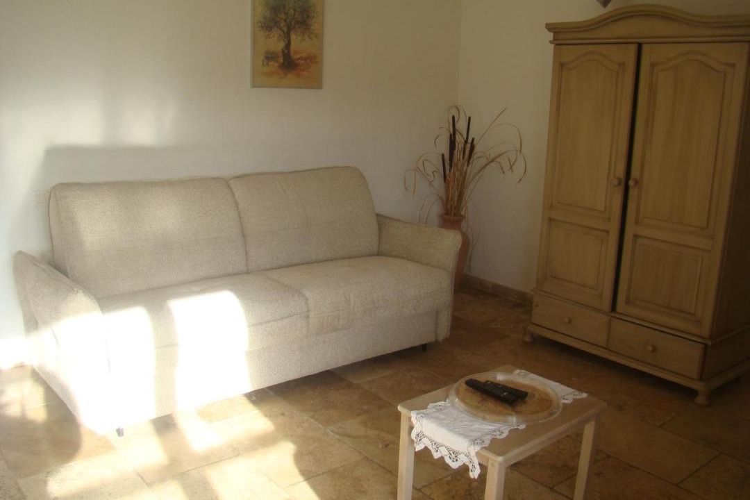 Photo of Others in Noves
