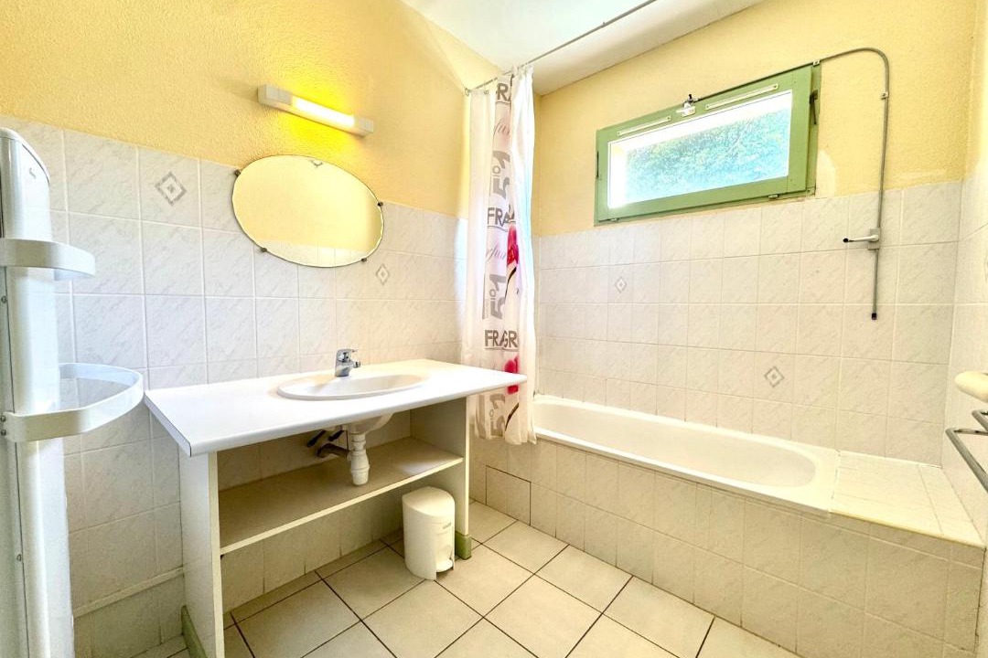 Photo of Bathroom in Meyras
