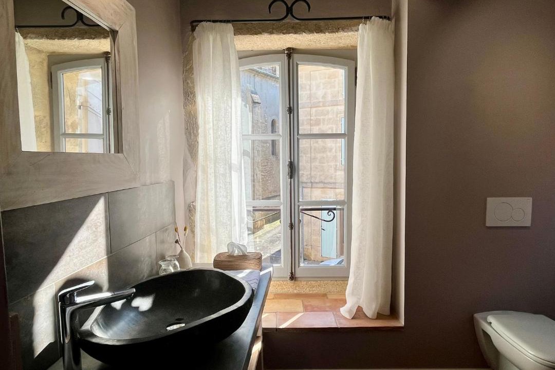 Photo of Bathroom in Collias