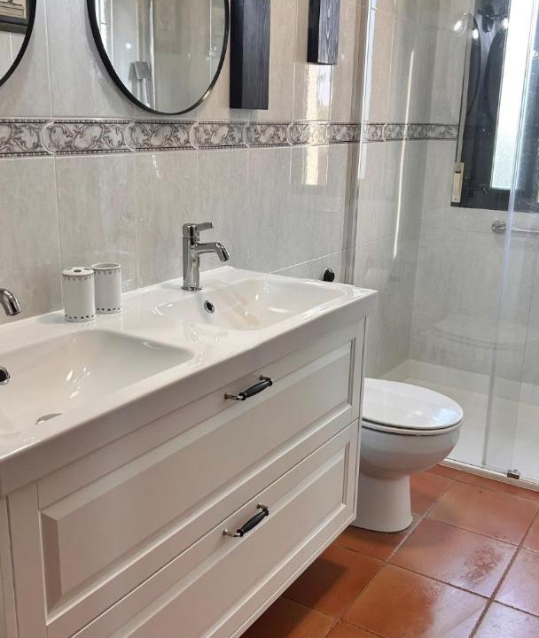 Photo of Bathroom in Panton