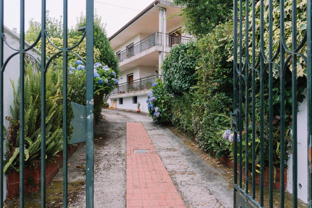 Photo of Others in A Guarda