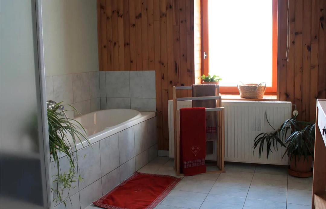 Photo of Bathroom in Hotonnes