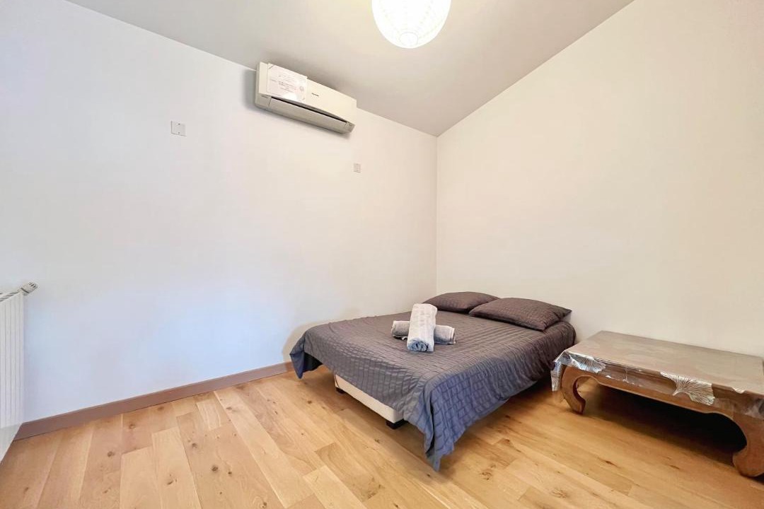 Photo of Bedroom in Cornillon-Confoux