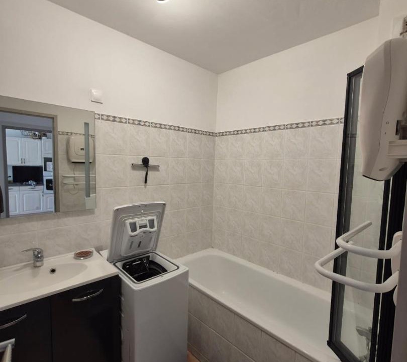 Photo of Bathroom in Port-Saint-Louis-du-Rhone
