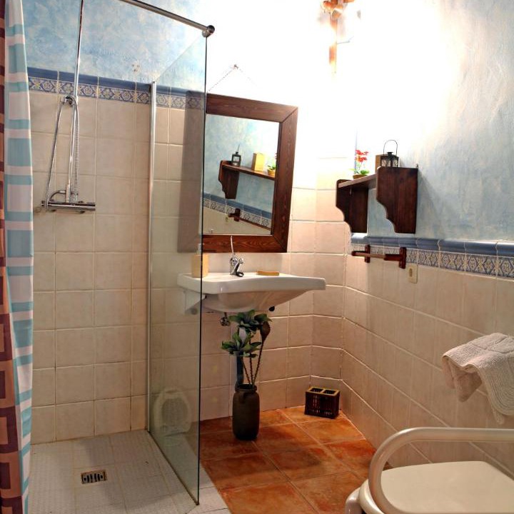 Photo of Bathroom in Robledillo de Gata