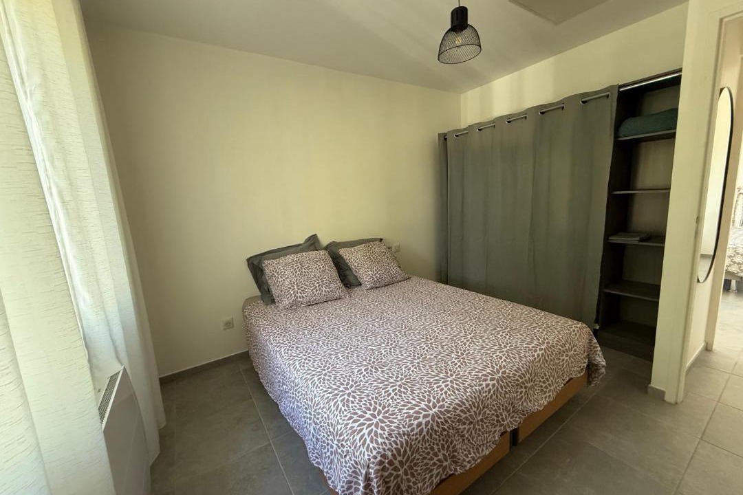 Photo of Bedroom in Port-Saint-Louis-du-Rhone
