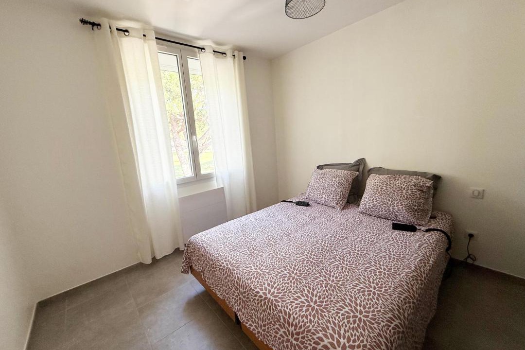 Photo of Bedroom in Port-Saint-Louis-du-Rhone