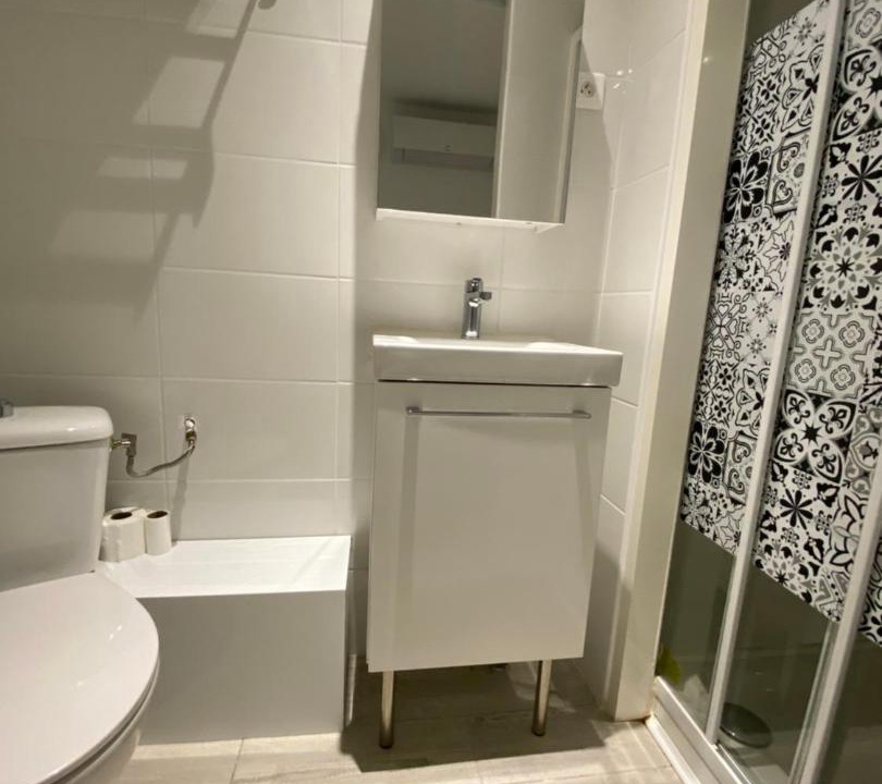 Photo of Bathroom in Arles