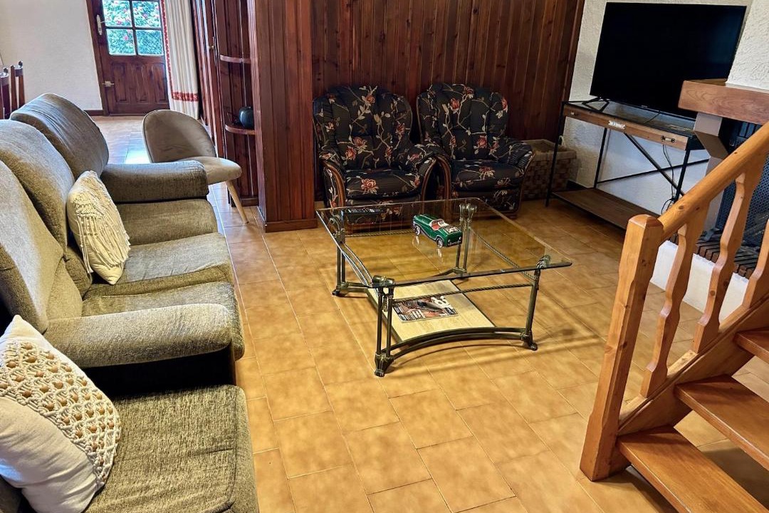 Photo of Livingroom in Coles