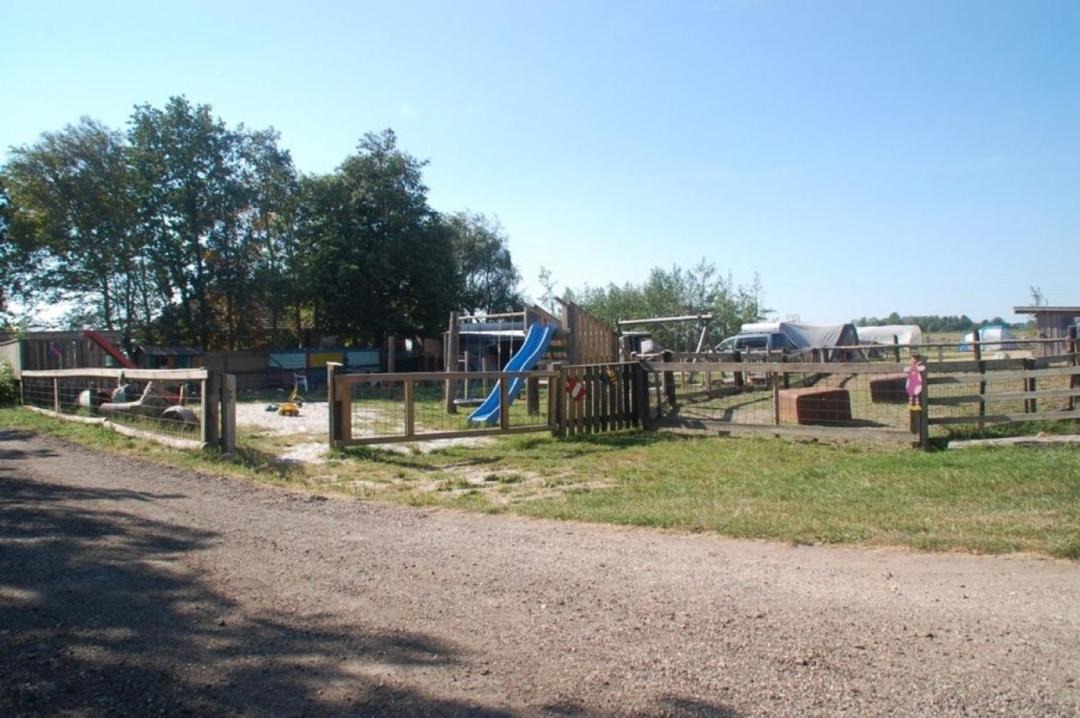 Photo of Others in Tetenbull