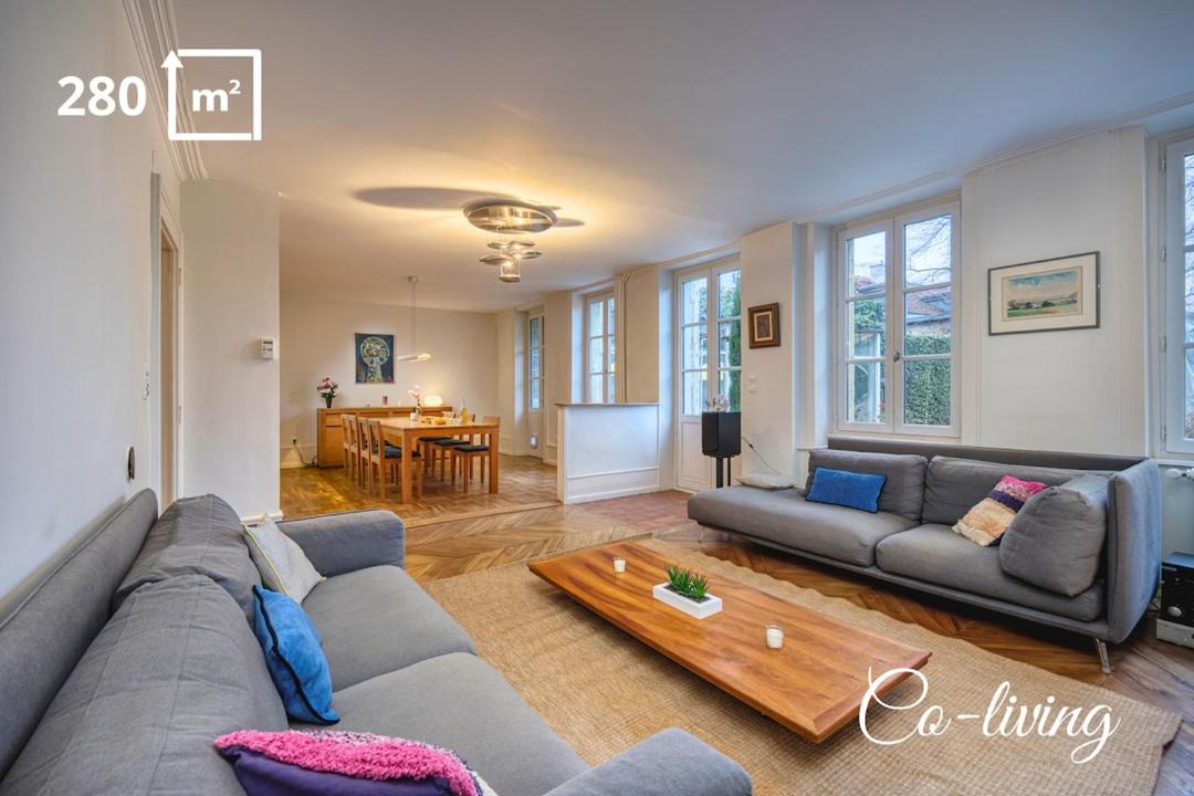 Photo of Livingroom in Ferney-Voltaire