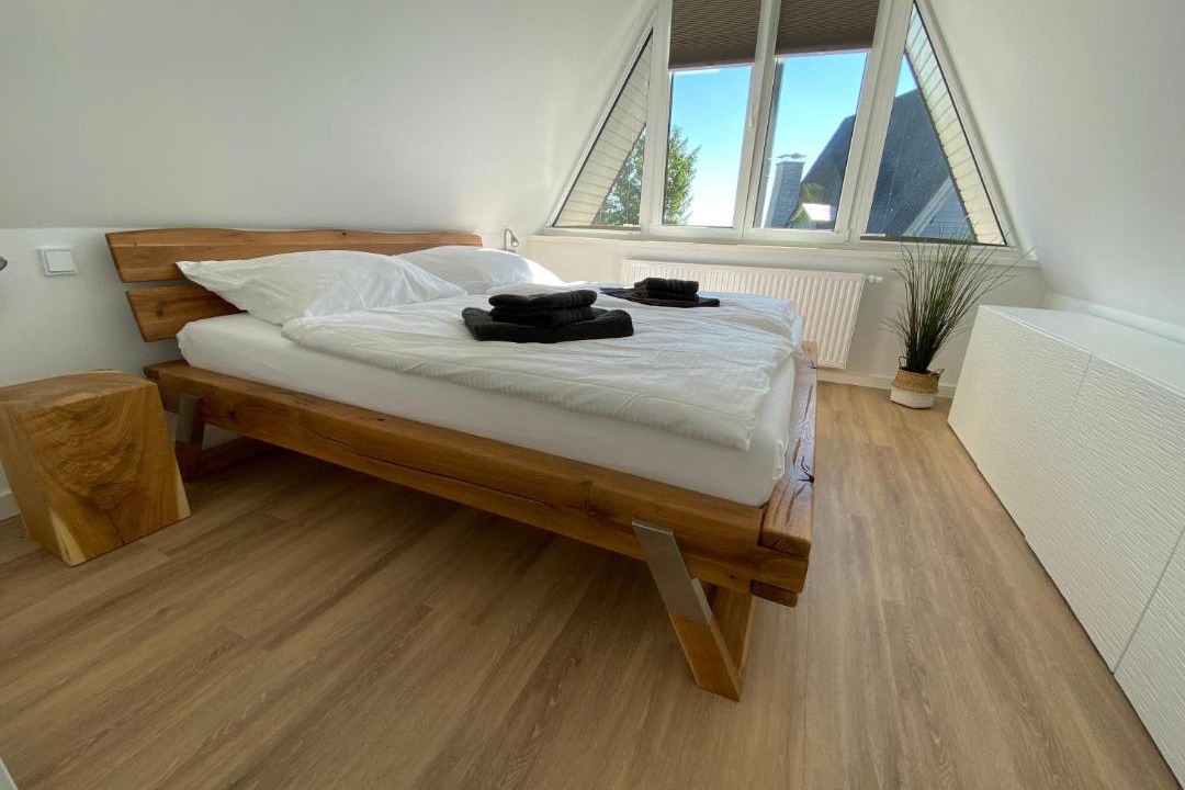Photo of Bedroom in Damp