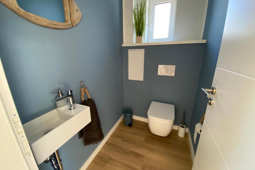 Photo of Bathroom in Damp