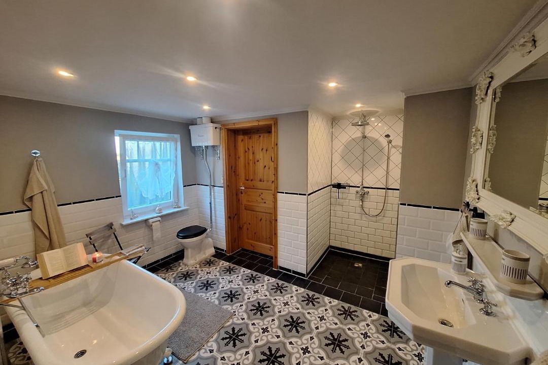 Photo of Bathroom in Accum