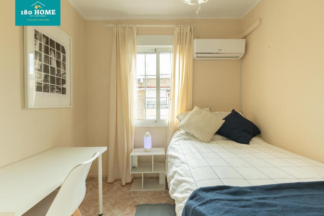 Photo of Bedroom in Triana