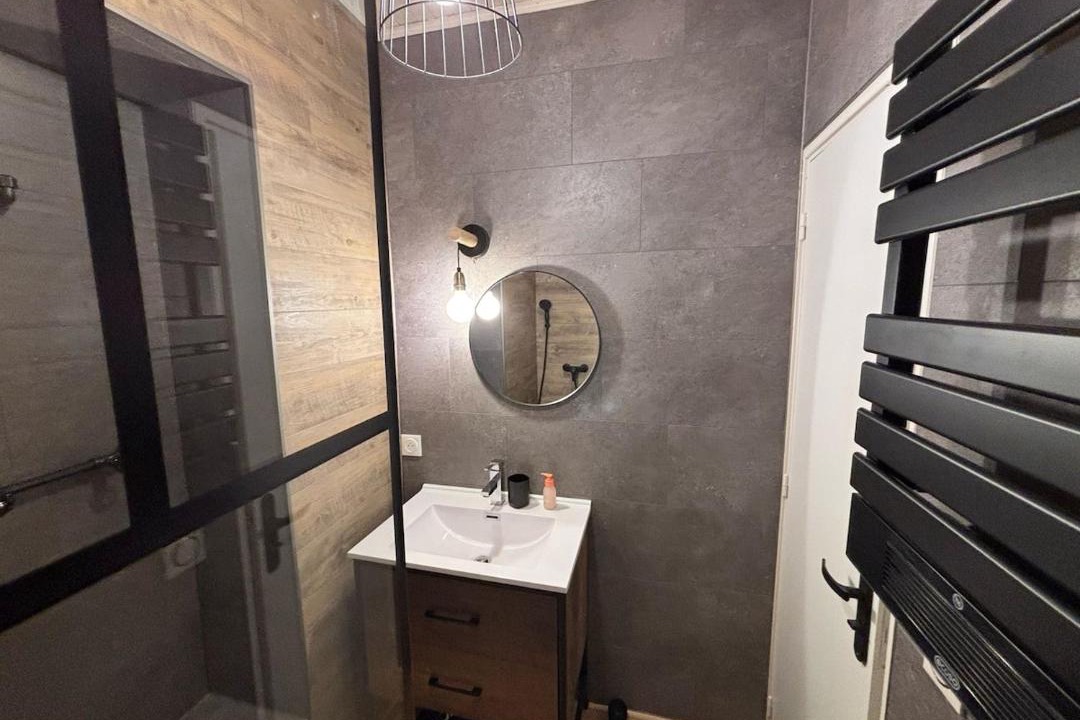 Photo of Bathroom in Saint-Claude