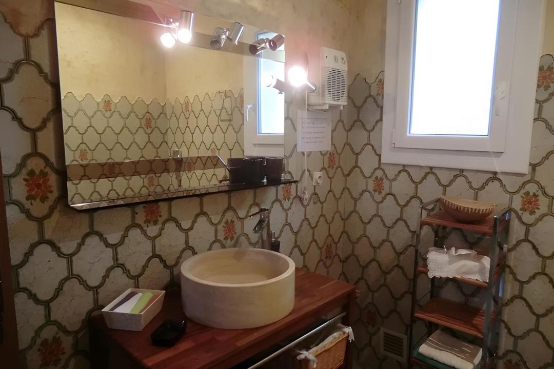 Photo of Bathroom in Vedene