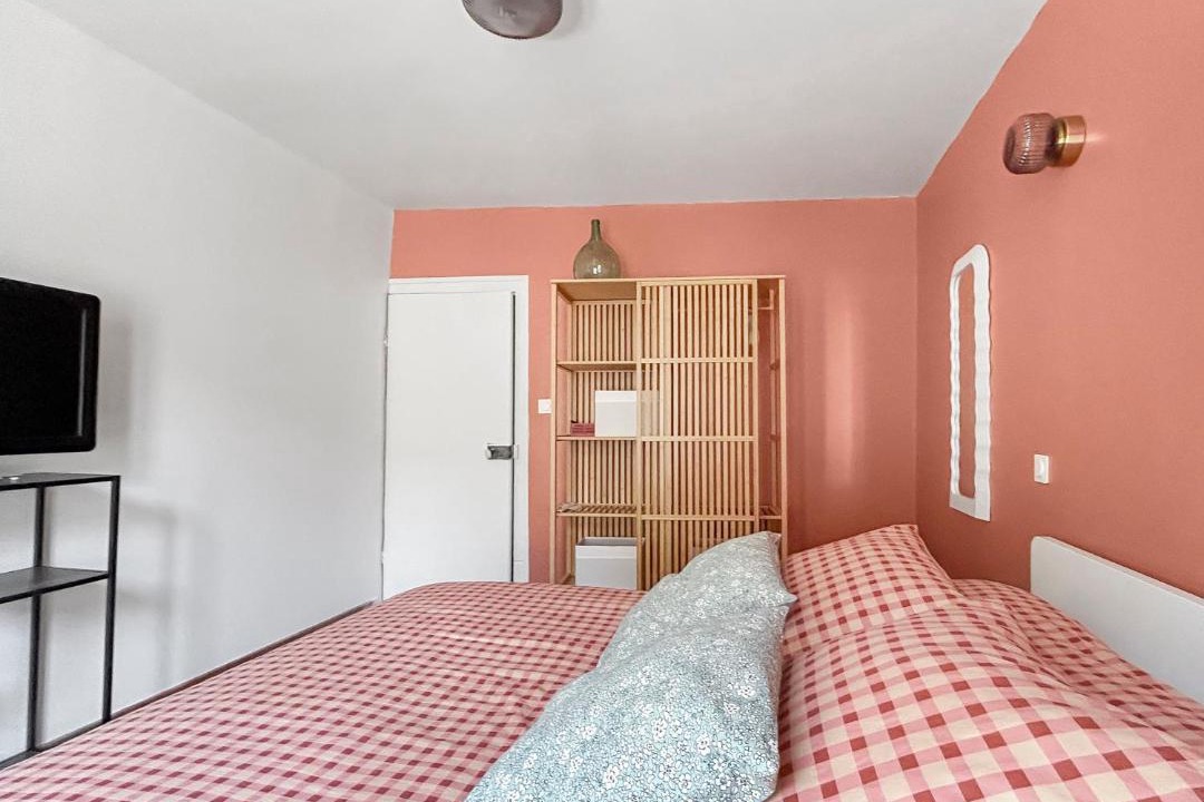 Photo of Bedroom in Noves