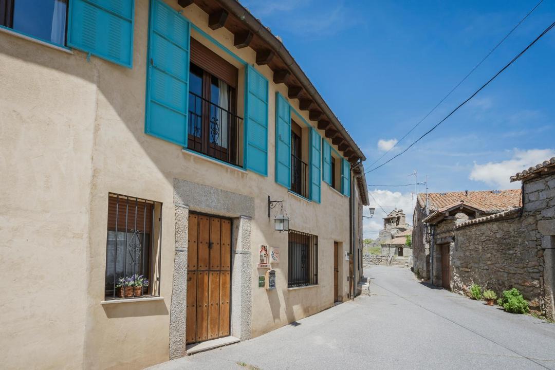 Photo of Buildings in Neila de San Miguel