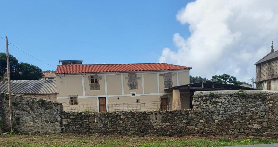 Photo of Buildings in Laracha