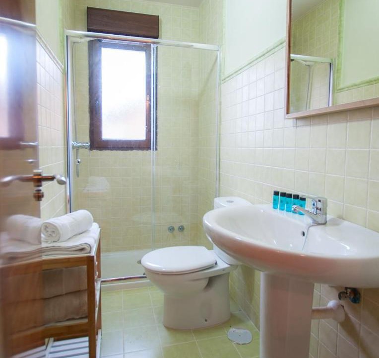 Photo of Bathroom in Estrada
