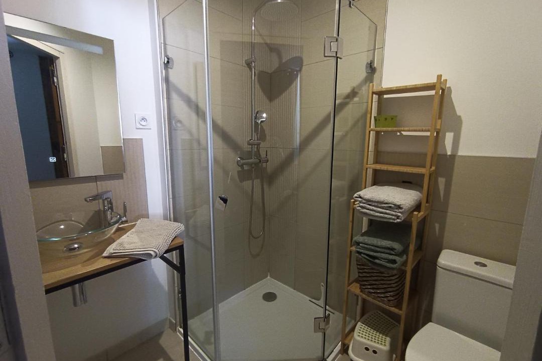 Photo of Bathroom in Montfrin