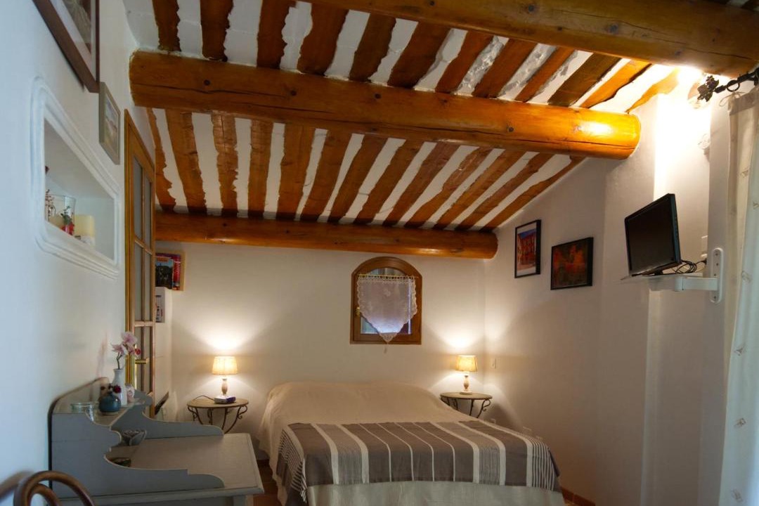 Photo of Bedroom in Maubec
