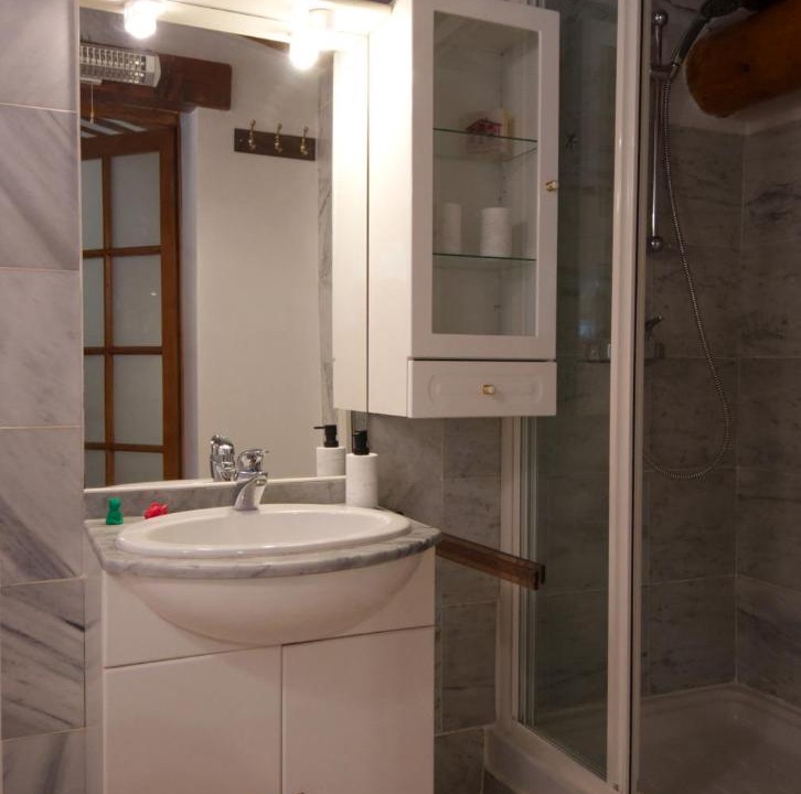 Photo of Bathroom in Maubec