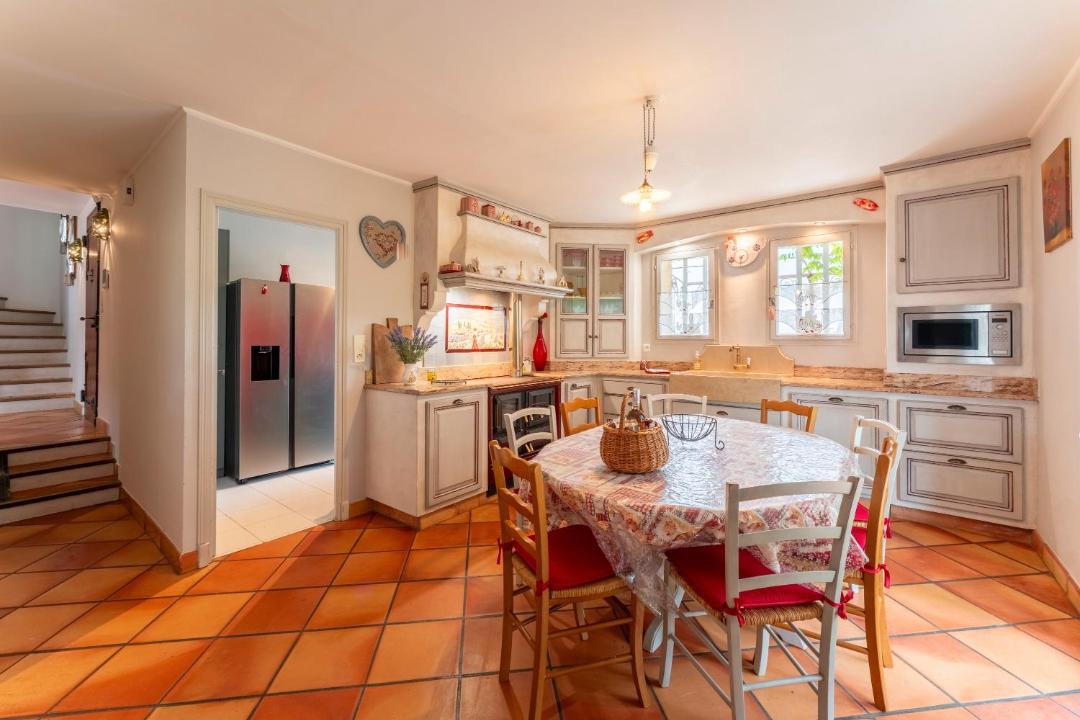 Photo of Kitchen in Saint-Etienne-du-Gres