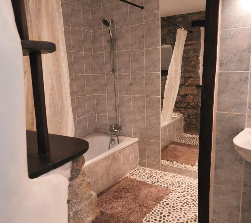 Photo of Bathroom in Chanaz