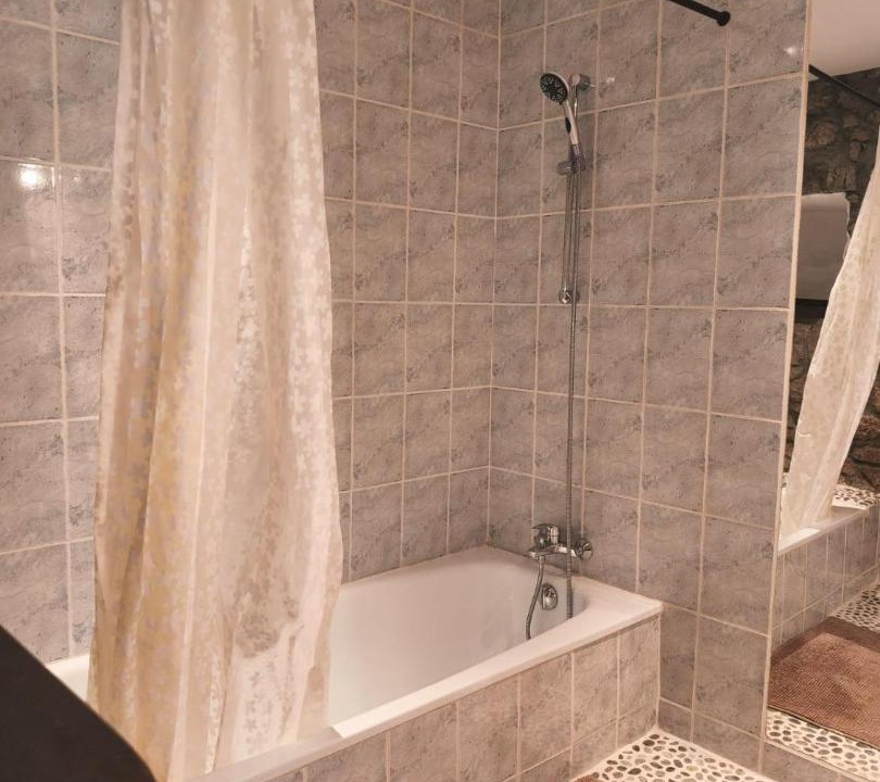 Photo of Bathroom in Chanaz
