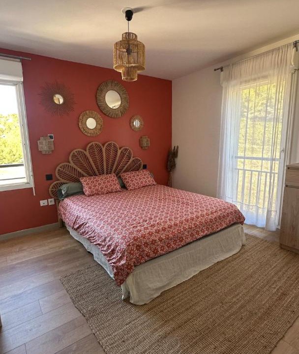 Photo of Bedroom in Ensues-la-Redonne