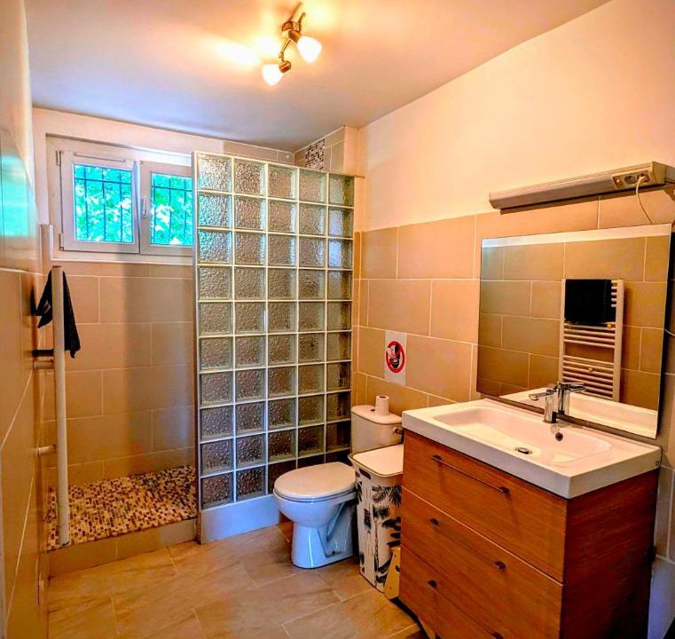 Photo of Bathroom in Istres