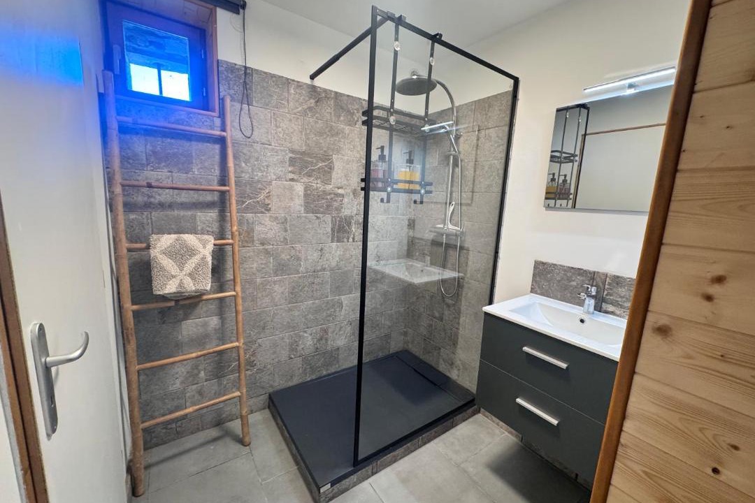 Photo of Bathroom in Peyriac-de-Mer