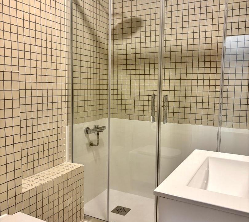 Photo of Bathroom in El Mercat