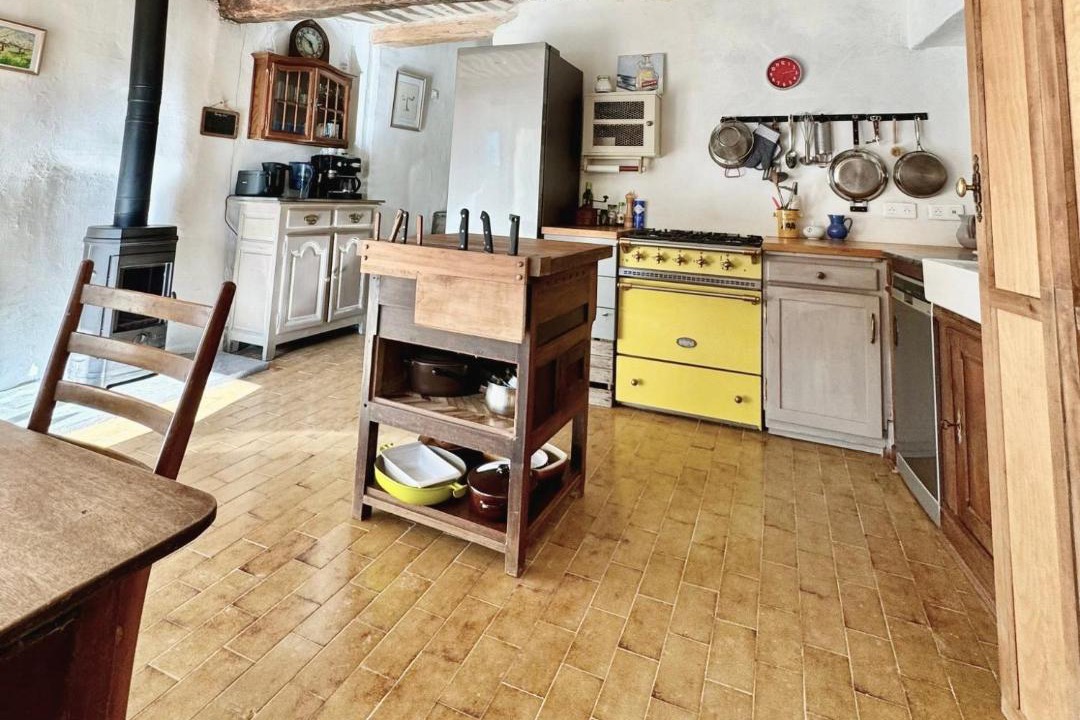 Photo of Kitchen in Caseneuve